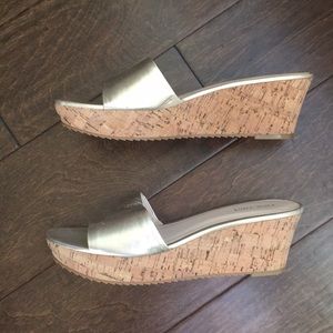 Gold slides - Nine West